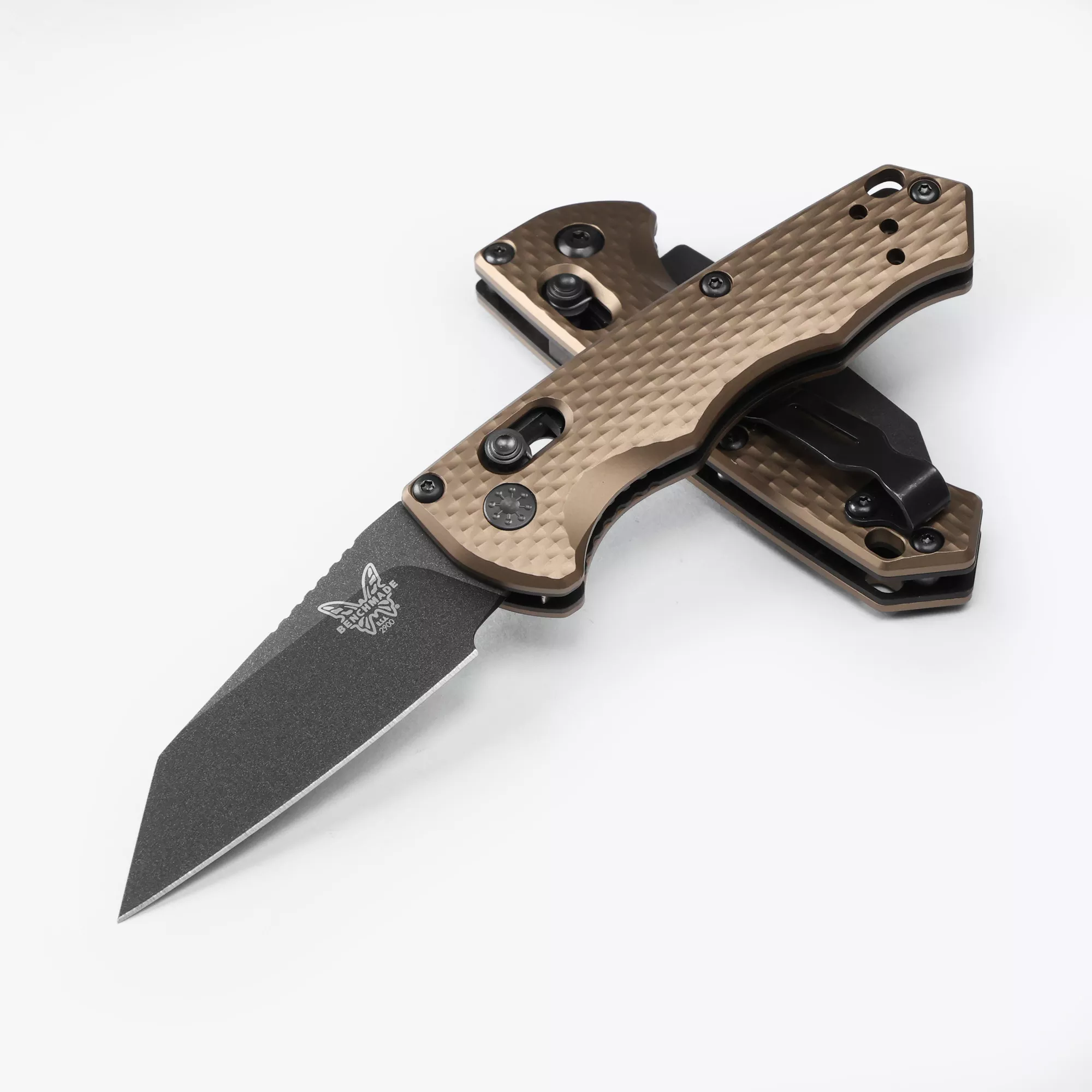 Benchmade 2900BK-1 Auto Immunity, 2.49″ CPM-M4 Cerakote Wharncliffe Blade, Flat Dark Earth Anodized 6061-T6 Aluminum Handle W/ Clip