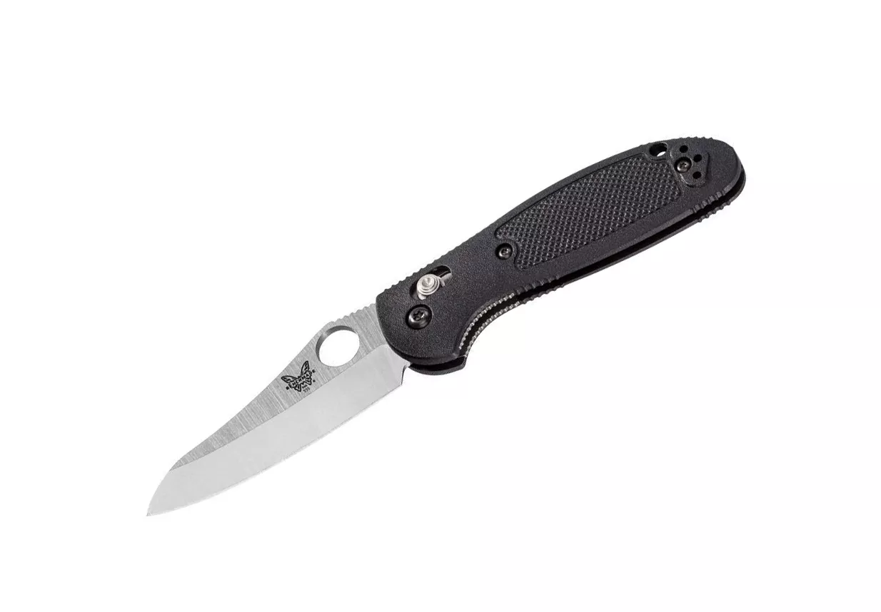 Benchmade 555-S30V – AXIS Mini Griptilian – 2.91″ Satin Finish Plain Edge CPM-S30V Blade – Black Nylon Handle