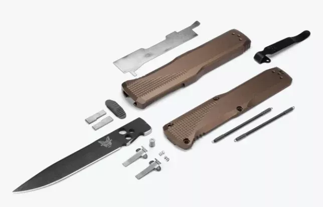 Benchmade Phaeton Out the Front Dark Earth