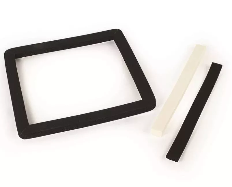 Camco Air Conditioner Gasket Kit, 14″ x 14″ Universal• 25071