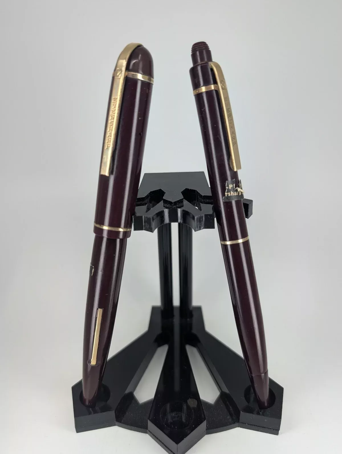 *Consignment* 1942 Eversharp Burgundy Fountain Pen and Pencil Set