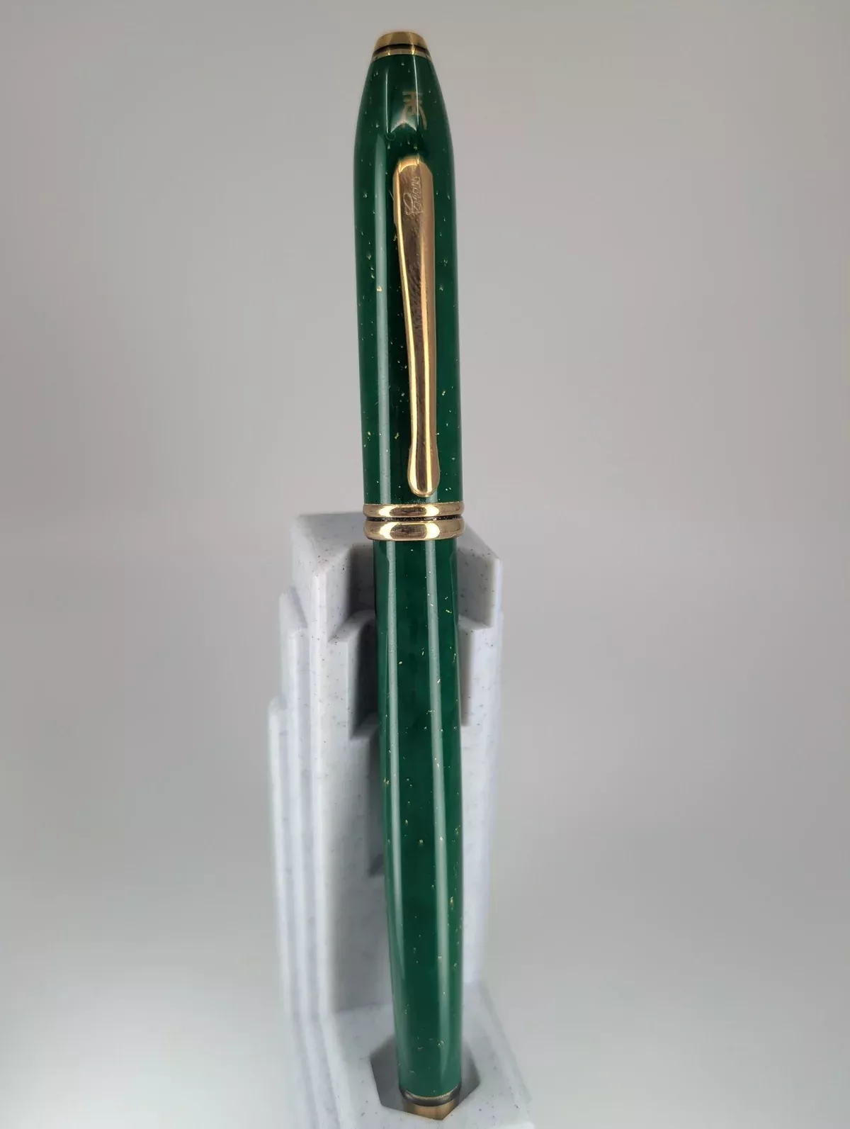 *Consignment* Cross Townsend Jade Fountain Pen 18k Gold Oblique Medium Nib