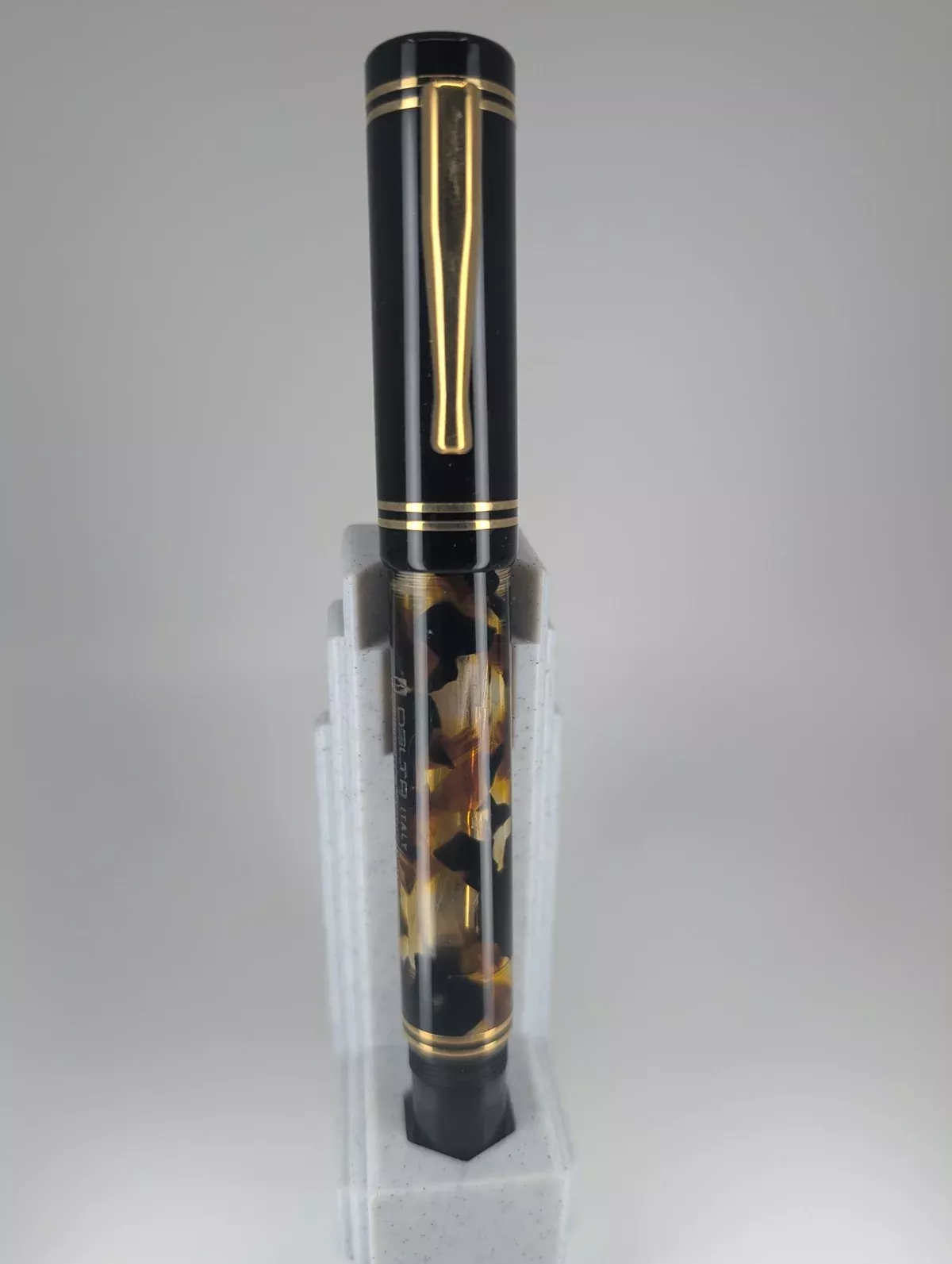 *Consignment* Delta Limited Edition “Fall” Windows Demonstrator Fountain Pen 18k Gold Medium Nib