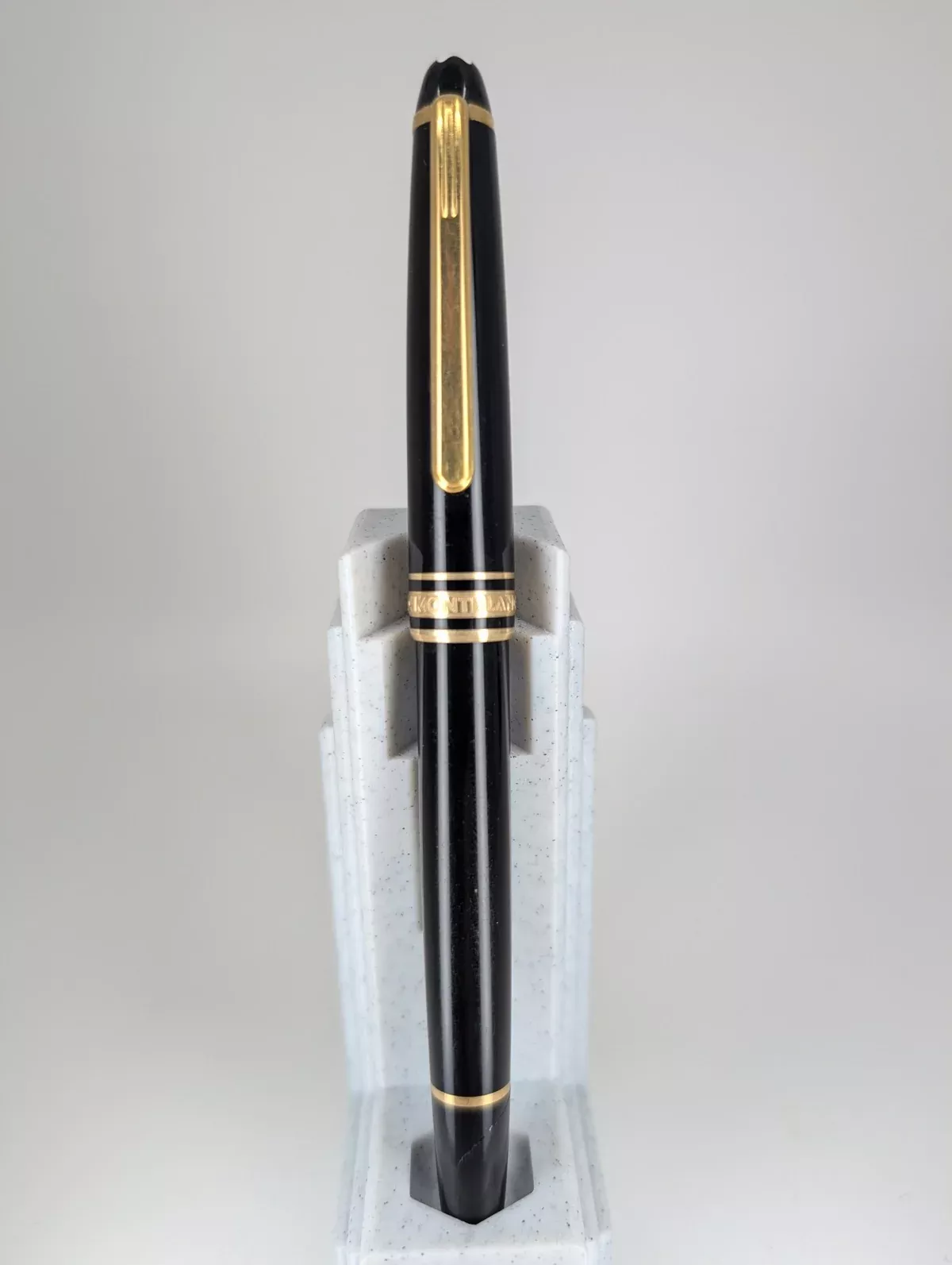 *Consignment* Montblanc Meisterstuck 163 Black / Gold Rollerball Pen
