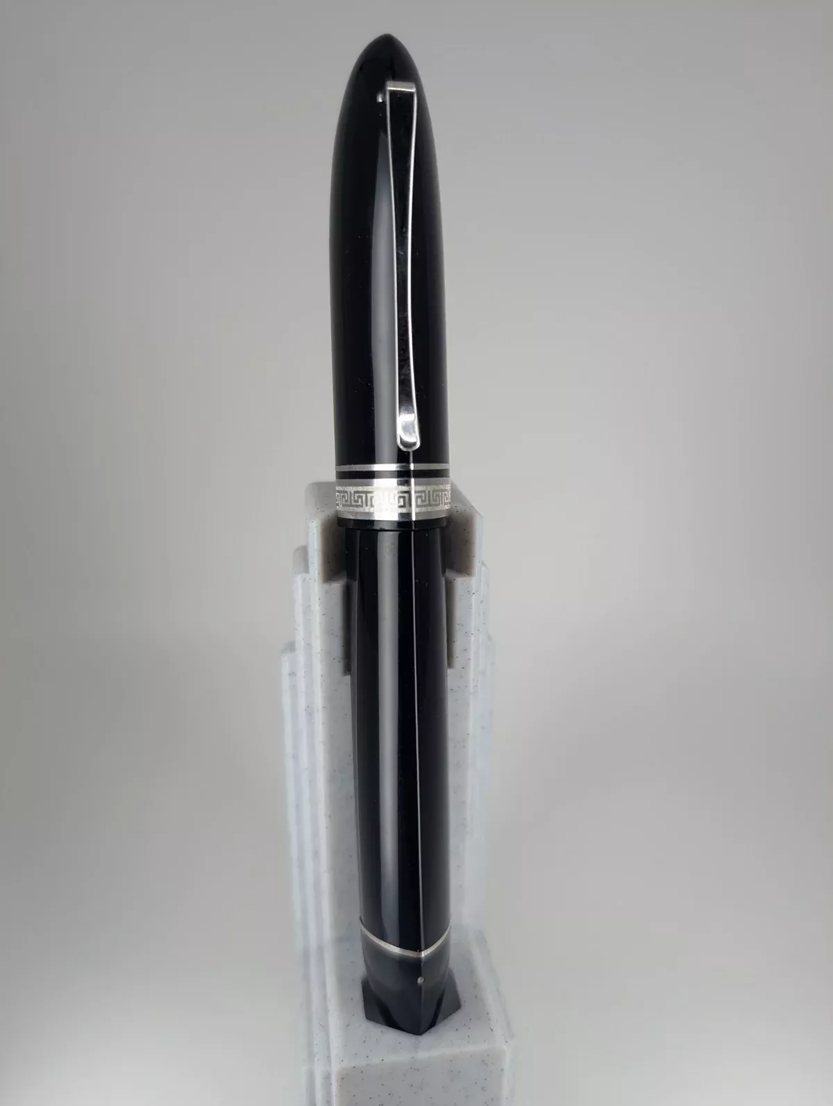 *Consignment* OMAS 360 “Old Style” Black / Silver Fountain Pen 18k Gold Fine Nib