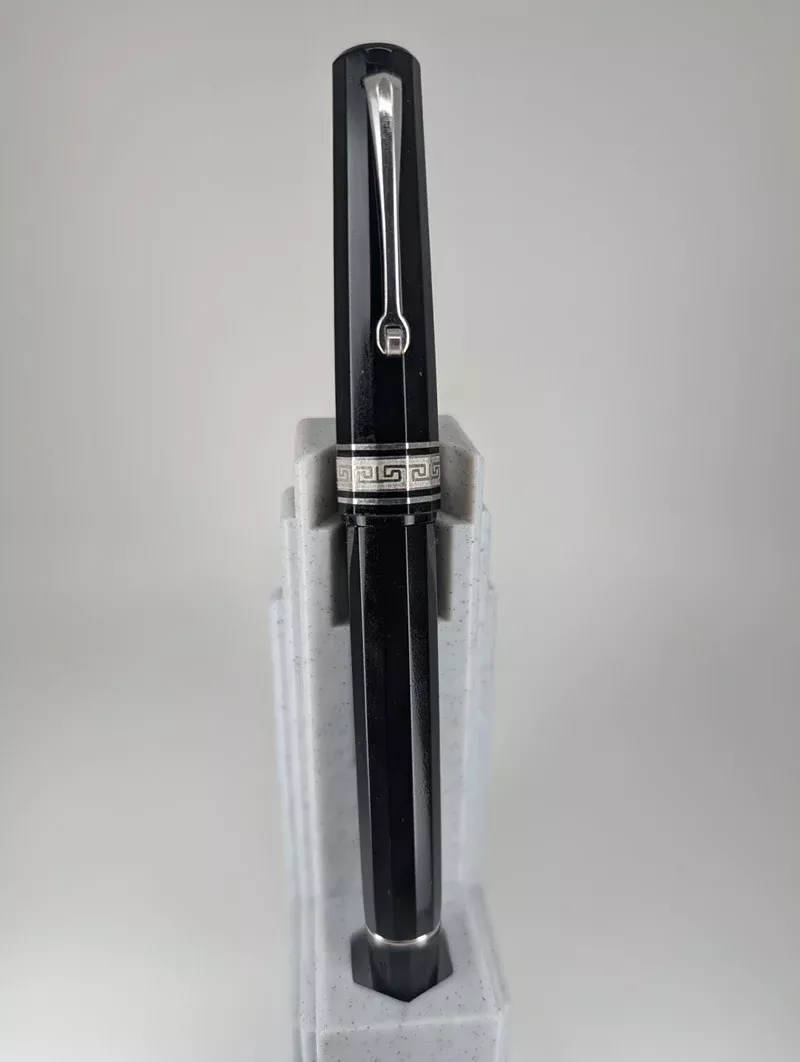 *Consignment* Omas Milord Black Fountain Pen Medium Nib