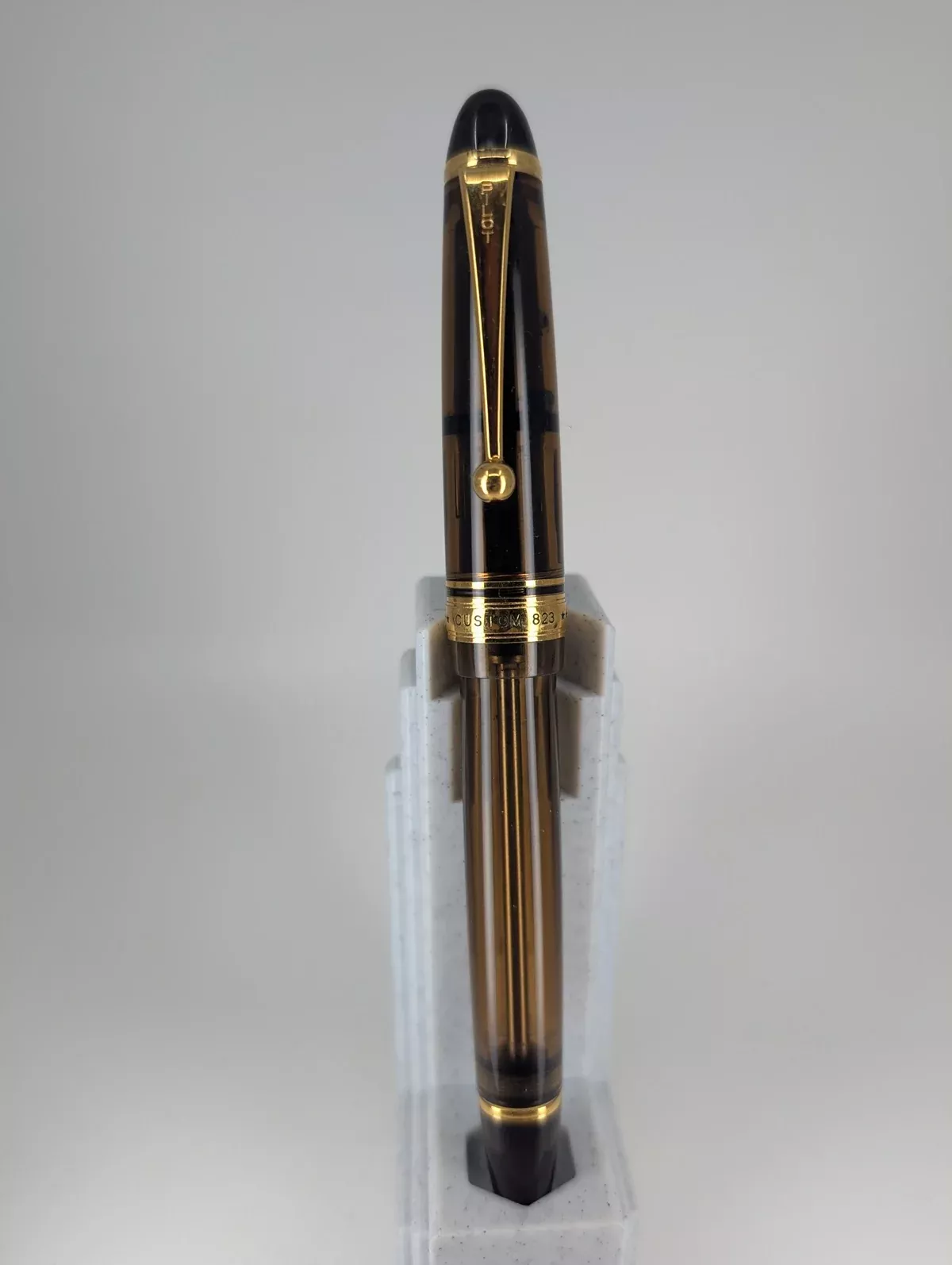 *Consignment* Pilot Custom 823 Amber Vac Fill Fountain Pen 14k Medium Nib