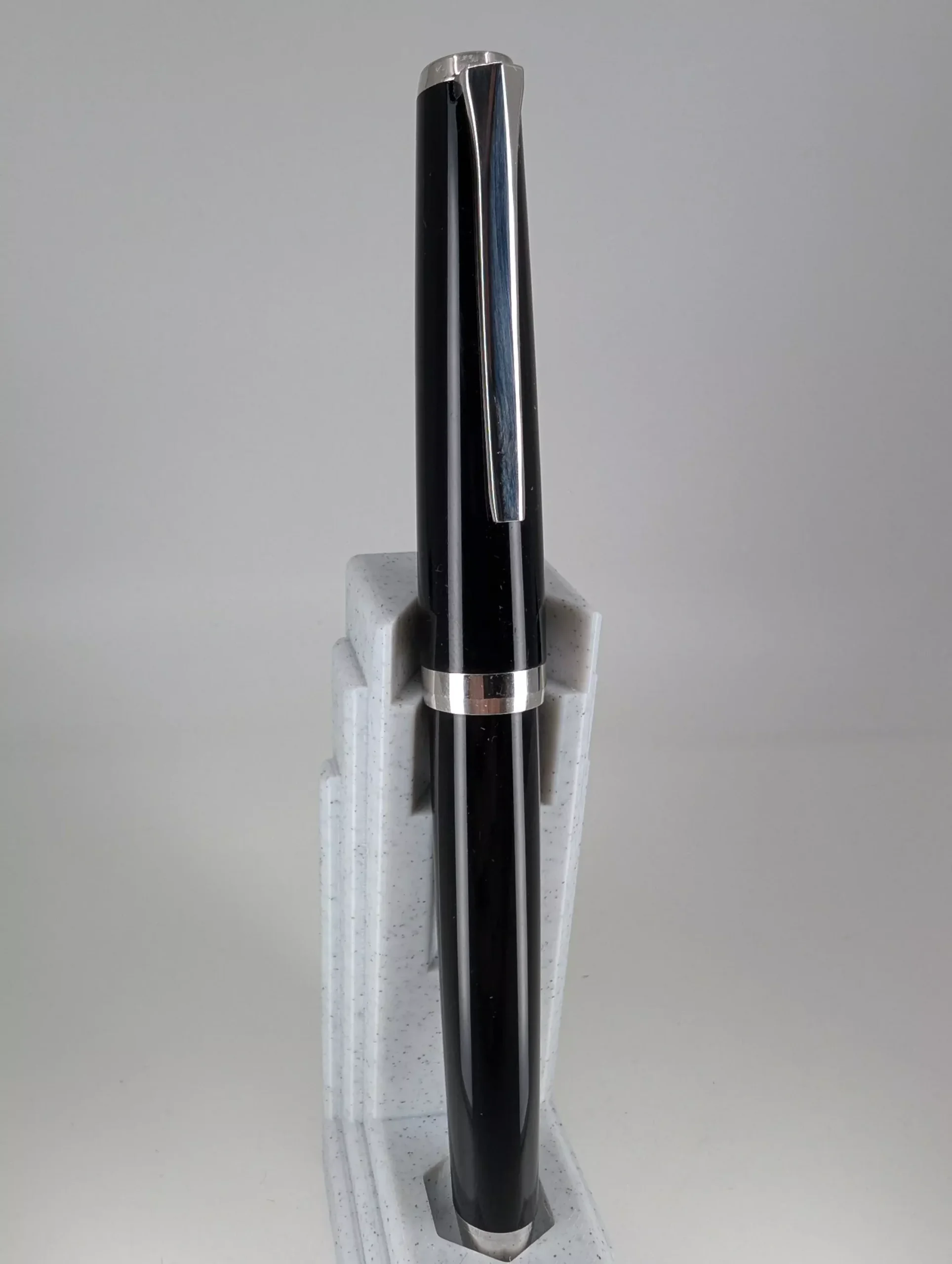 *Consignment* Pilot Falcon Black / Chrome Fountain Pen 14k Gold Extra Fine Soft Nib