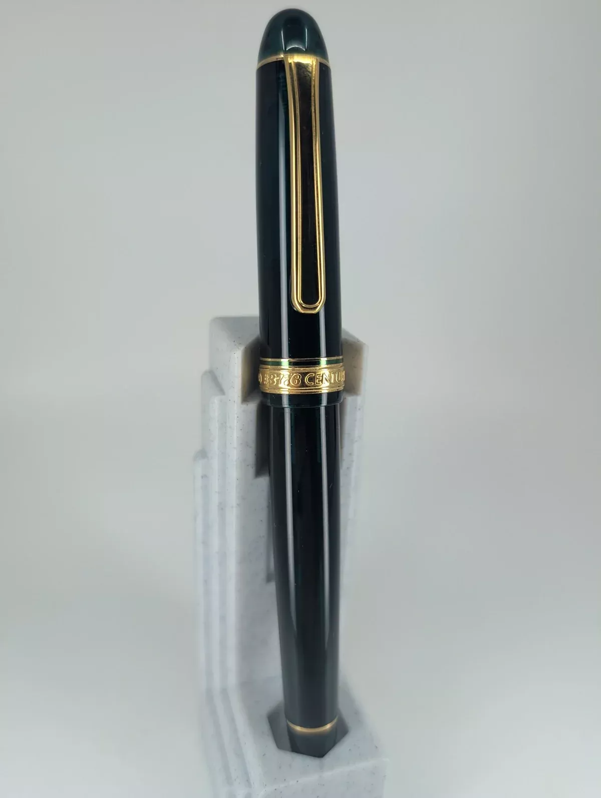 *Consignment* Platinum 3776 Laurel Green Fountain Pen 14k Gold Fine Nib