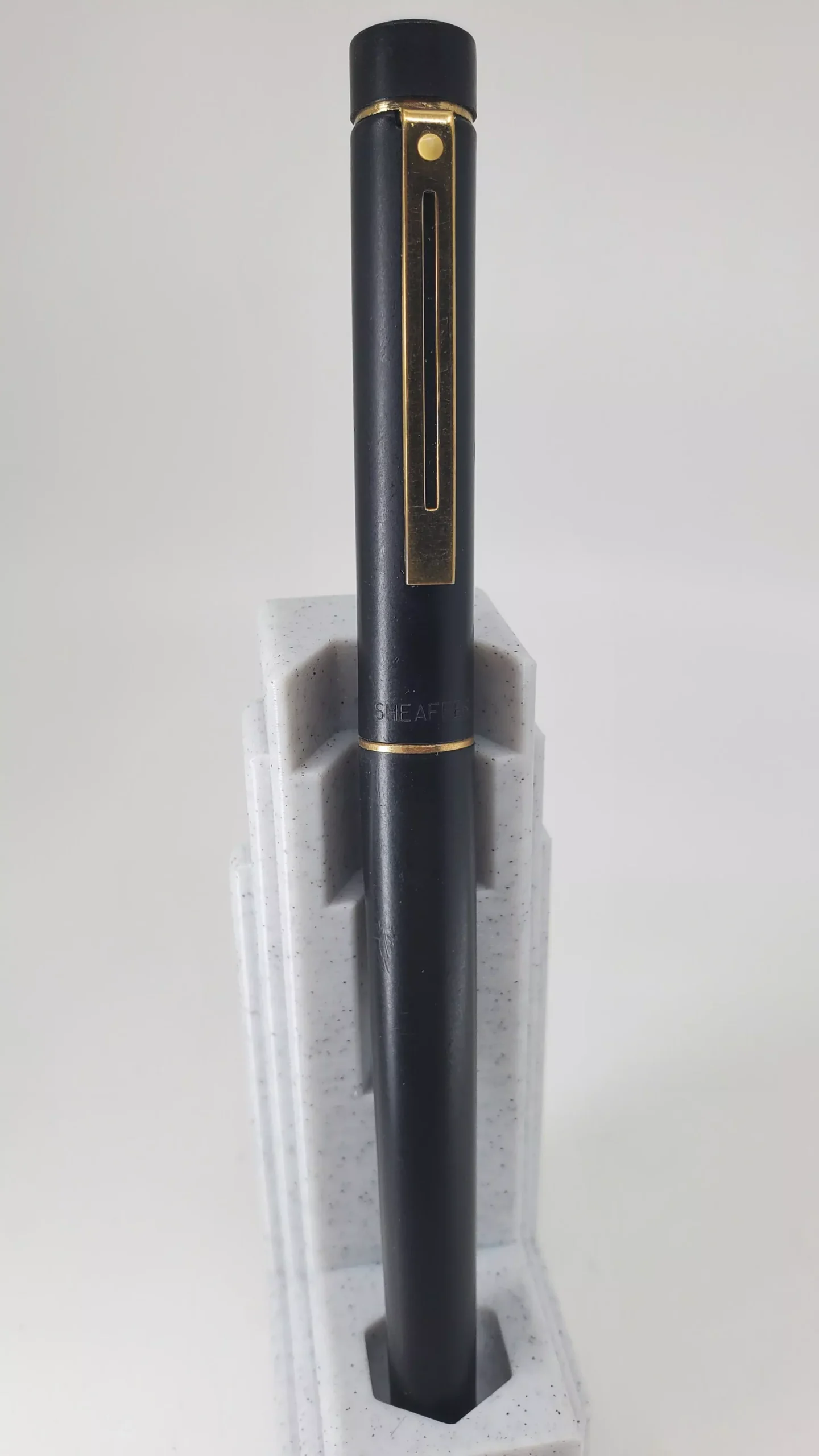 *Consignment* Sheaffer Targa Black Fountain Pen 14k Gold Nib