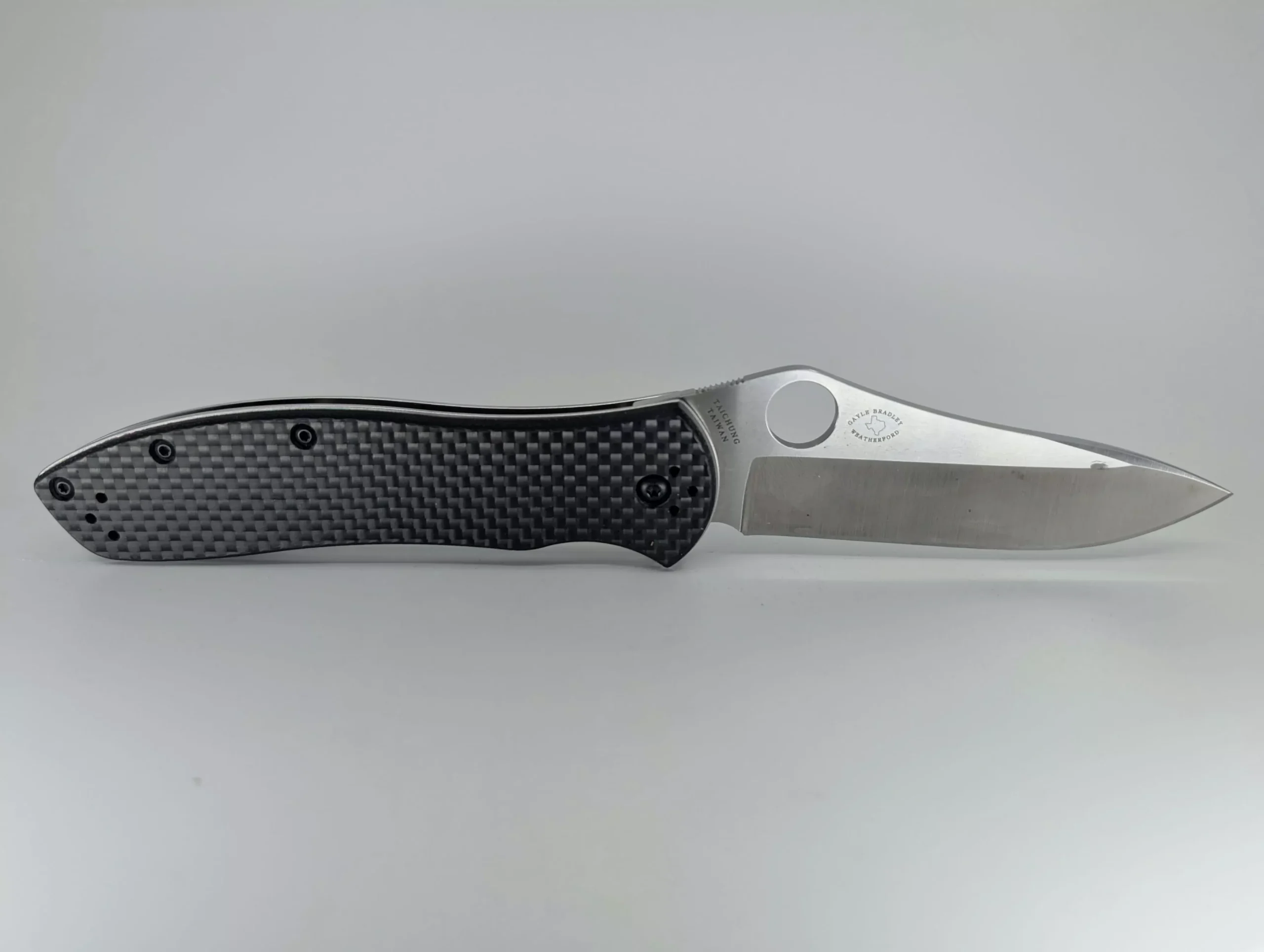 *Consignment* Spyderco Gayle Bradley Carbon Fiber Linerlock Folding Knife