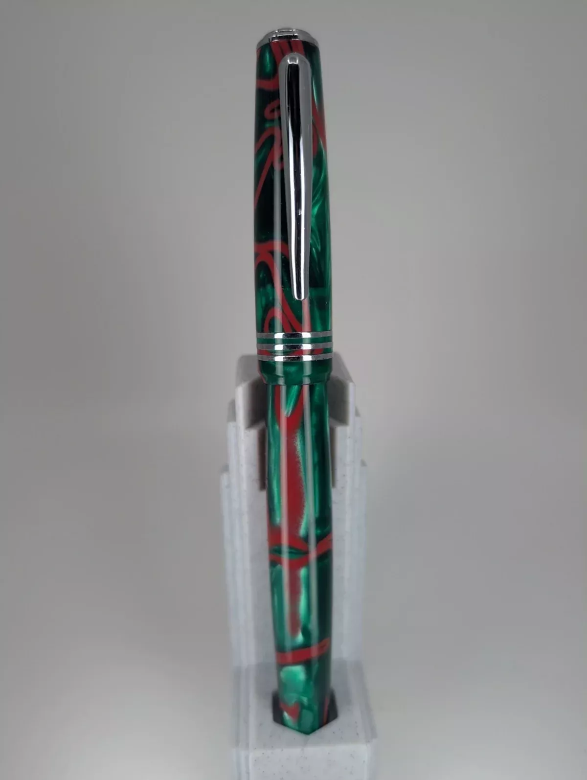 *Consignment* Taccia Staccato Emerald Swirl Fountain Pen Medium Nib