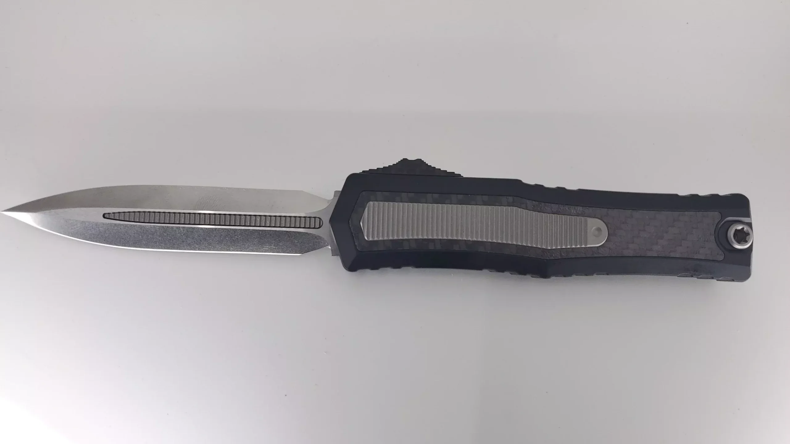 Microtech Atreus D/E Cryo Ice Finish w/ Titanium Inlay CF Button Out the Front Knife