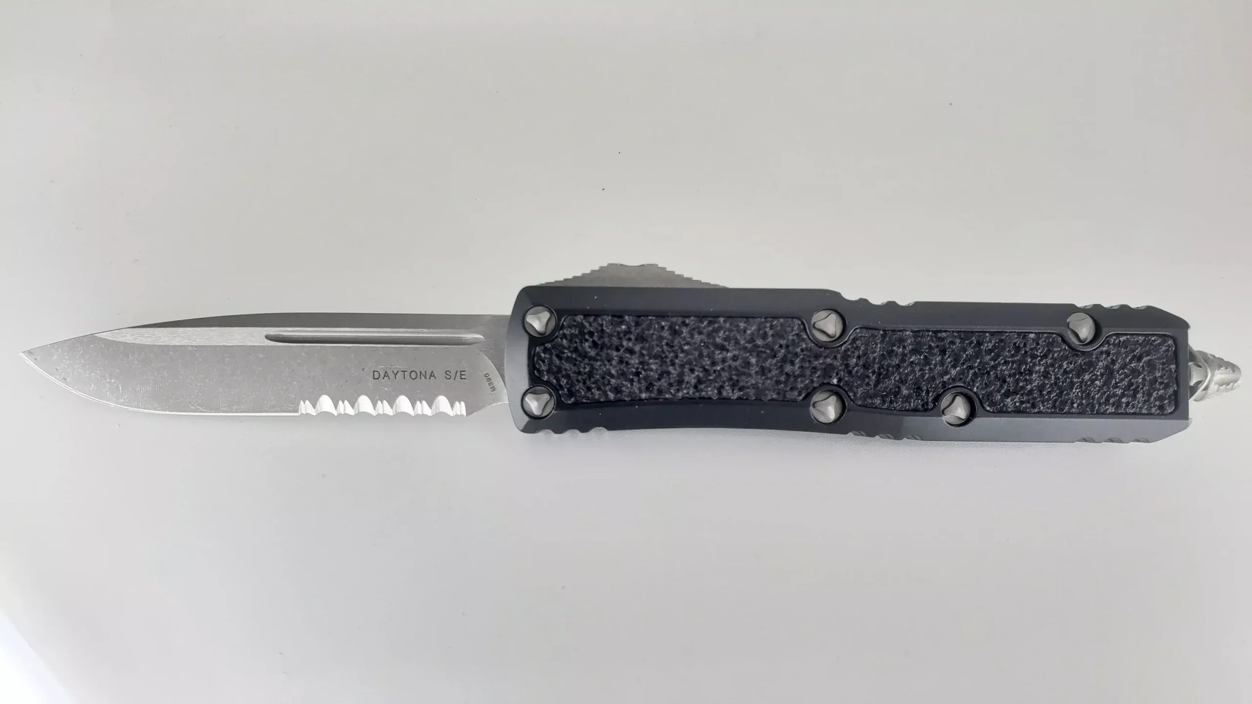 Microtech Daytona S/E Signature Series Apocalyptic Partial Serrated Out the Front Knife