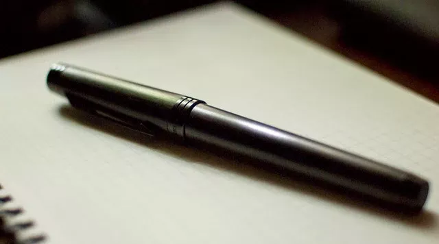 Parker Premier Monochrome Black Fountain Pen18k Gold Medium Nib