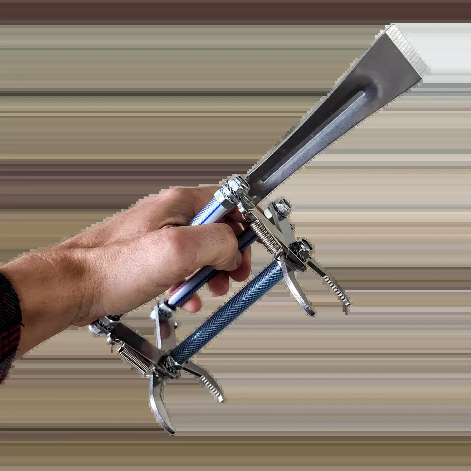 Premium Metal Frame Grip with Pry Bar Hive Tool