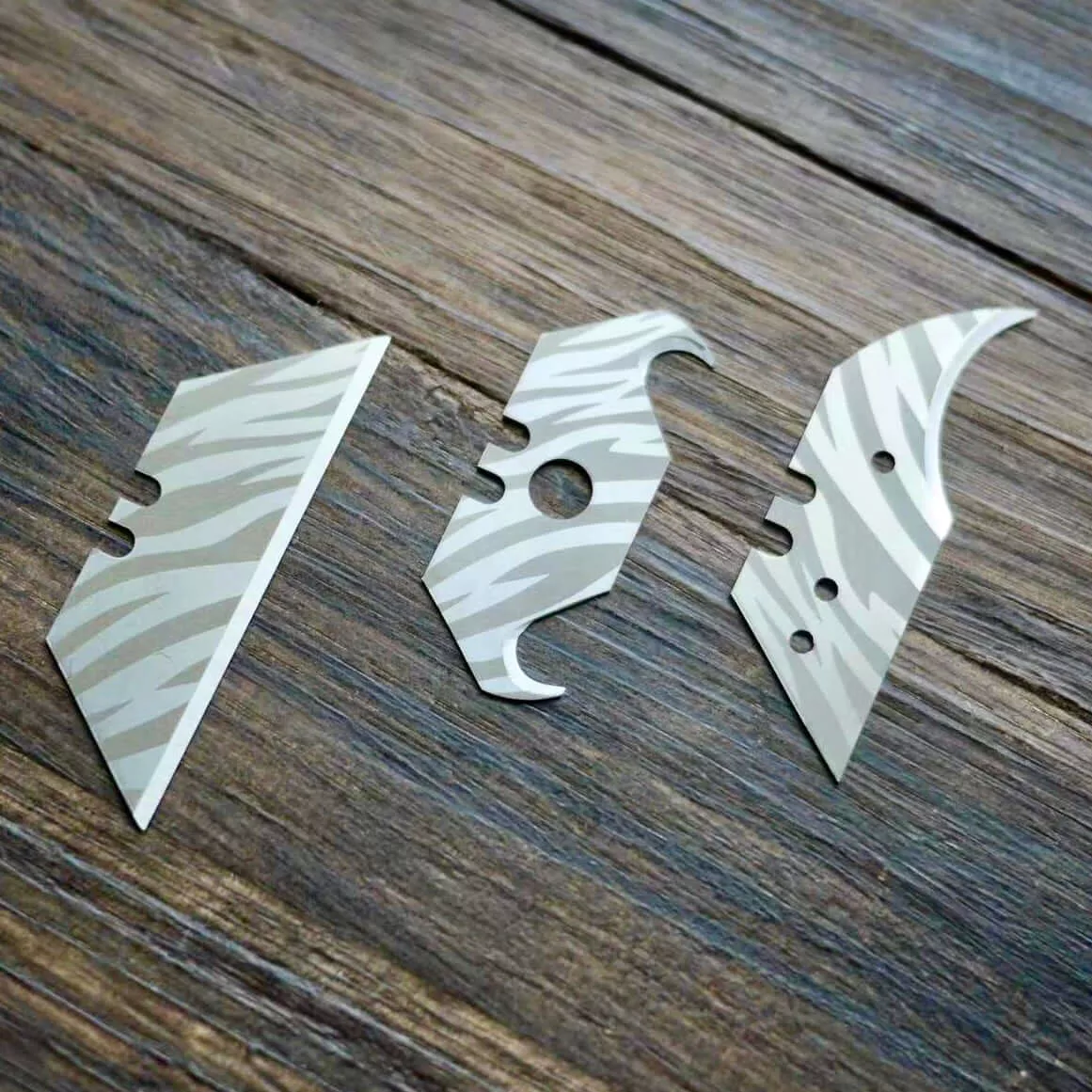 Stinger Laser Engraved Utility Razor Blades, Utility Knife Blades Replacement – Tiger Pattern