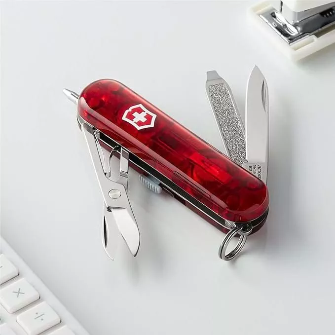 Victorinox Swiss Army Signature Lite Ruby Pocket Tool